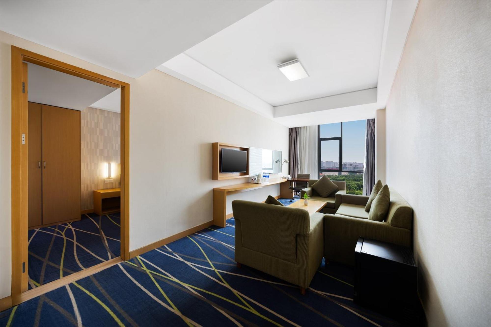 Xinzheng  Holiday Inn Express Zhengzhou Airport By Ihg מראה חיצוני תמונה