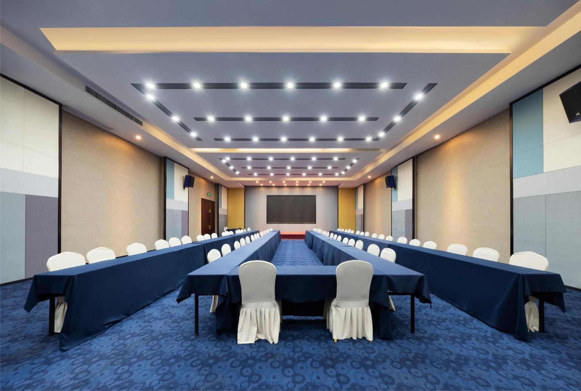 Xinzheng  Holiday Inn Express Zhengzhou Airport By Ihg מראה חיצוני תמונה